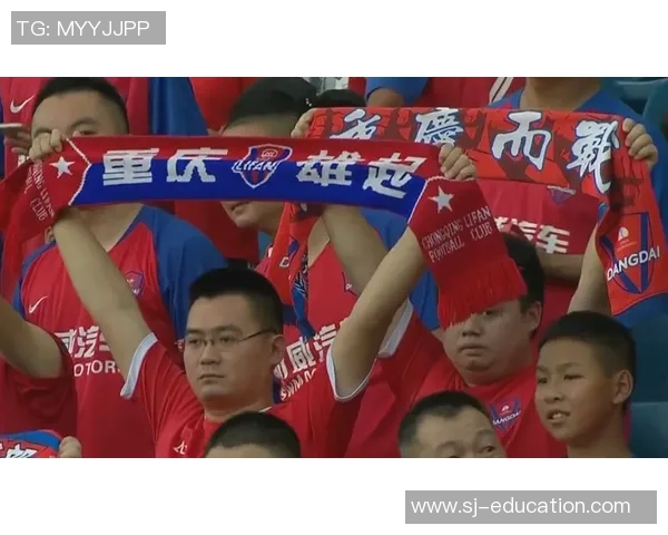 中超激战：尤文图斯逆转曼联乌龙球成关键瞬间引发全场沸腾