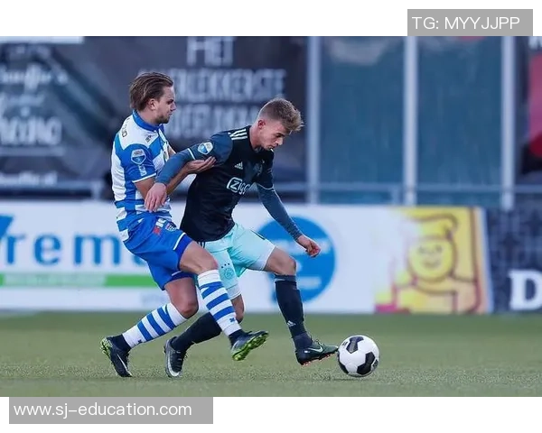 德甲精彩对决里昂大胜热刺帽子戏法引爆全场激情