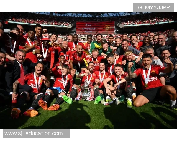 足总杯精彩对决利物浦大胜波尔图绝杀瞬间引发全场狂欢与转会传闻