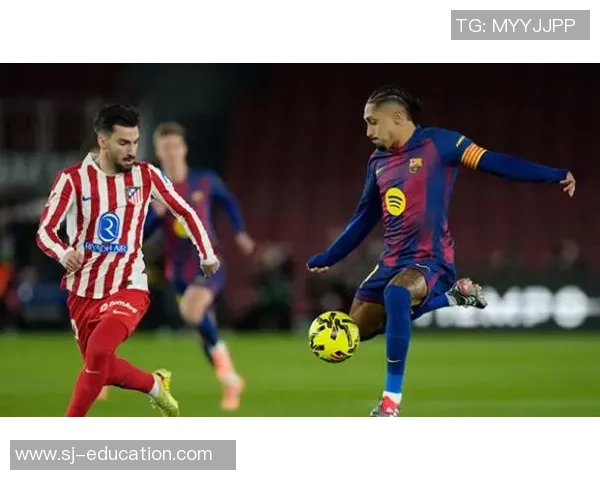 欧联杯激战巴萨逆转曼城红牌争议引发全场热议战术解析尽显精彩