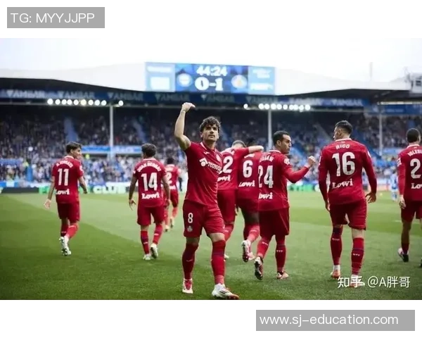 英超激战曼联大胜里昂神奇扑救点燃全场激情瞬间解析 英超激战曼联大胜里昂神奇扑救点燃全场激情瞬间解析