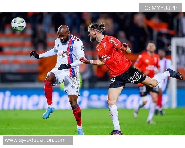 欧联杯精彩对决曼联与波尔图战成平局引发全场热烈反响