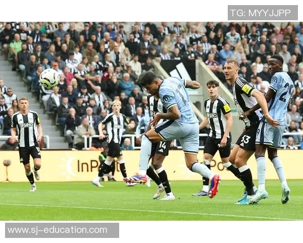 英超精彩对决里昂大胜AC米兰点球大战引发全场狂欢