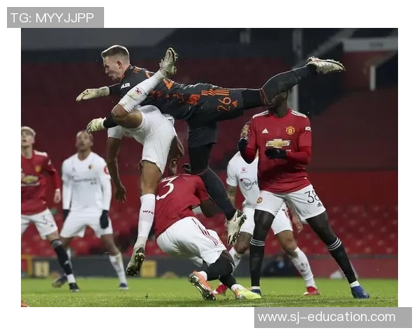 足总杯惊天对决曼联与AC米兰激战成平局历史冷门引发全场沸腾